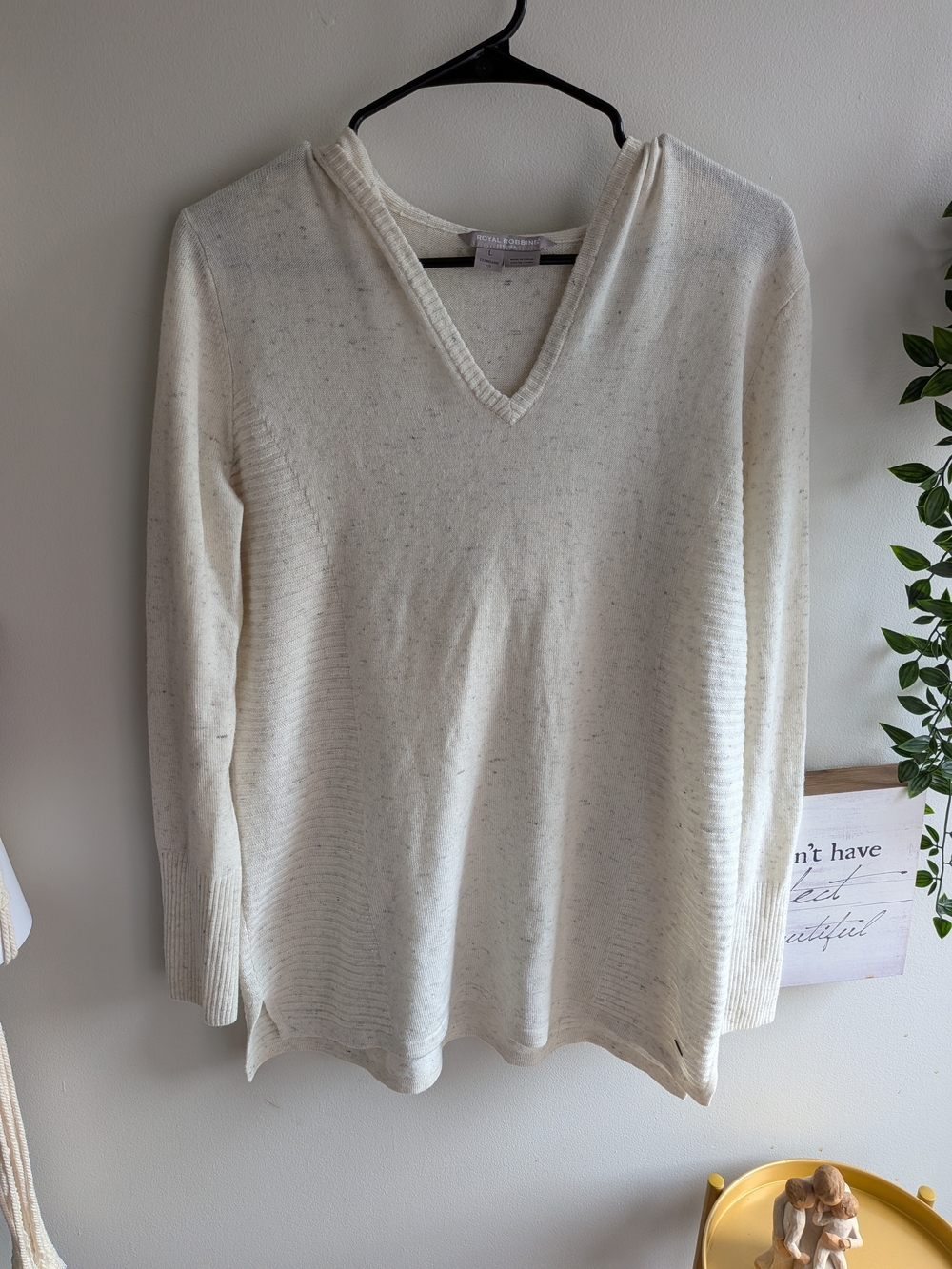 Royal Robbins Ivory V-Neck Merino Wool Blend Sweater With Hood In Excellent Cond